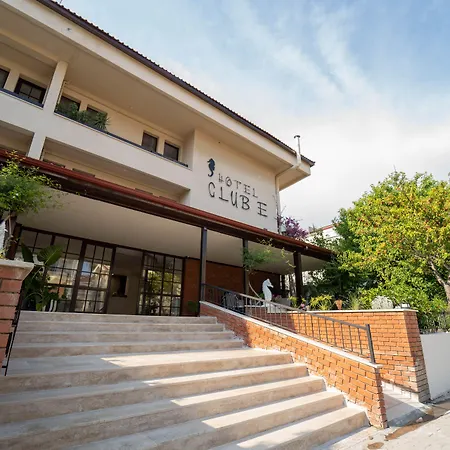 Hotel Club-e 3*