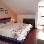 Club-e Otel 4*
