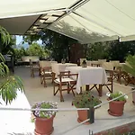 Club-e Otel 4*