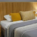 Club-e Otel 4*