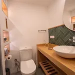 Club-e Otel 4*