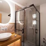 Otel Club-e 4*