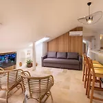 Otel Club-e 4*