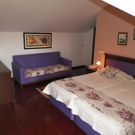 Club-e Hotel