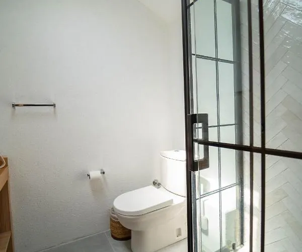 Club-e Hotel 4*