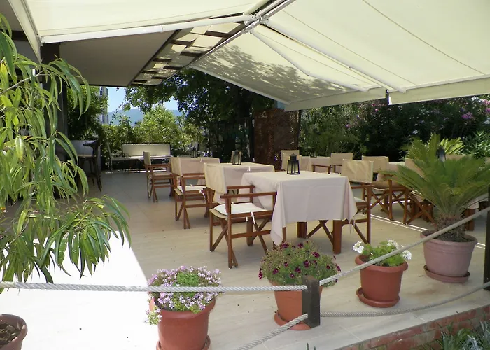 Club-e Hotel 4*