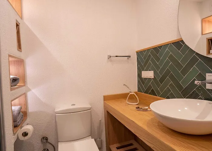 Club-e Hotel 4*