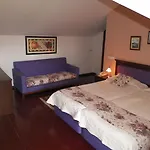 Club-e Hotel