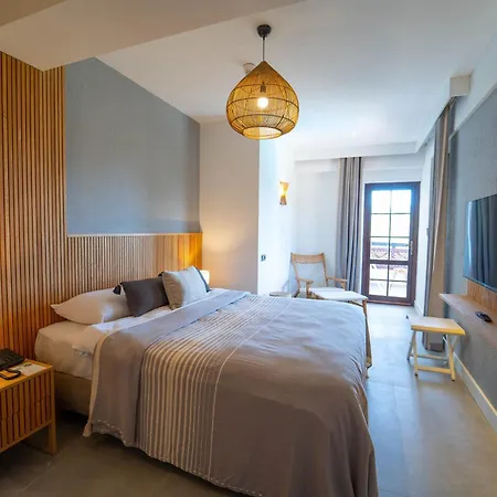 Hotel Club-e 3*