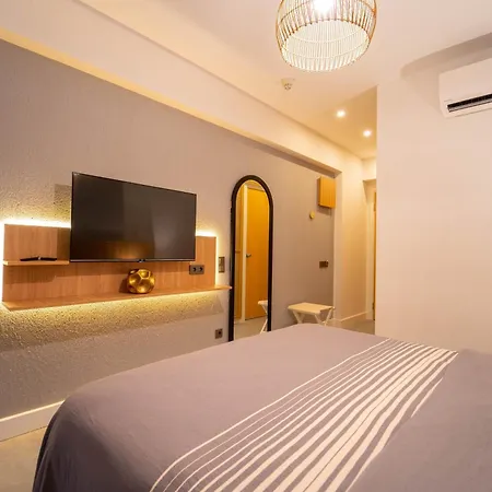 Hotel Club-e 3*